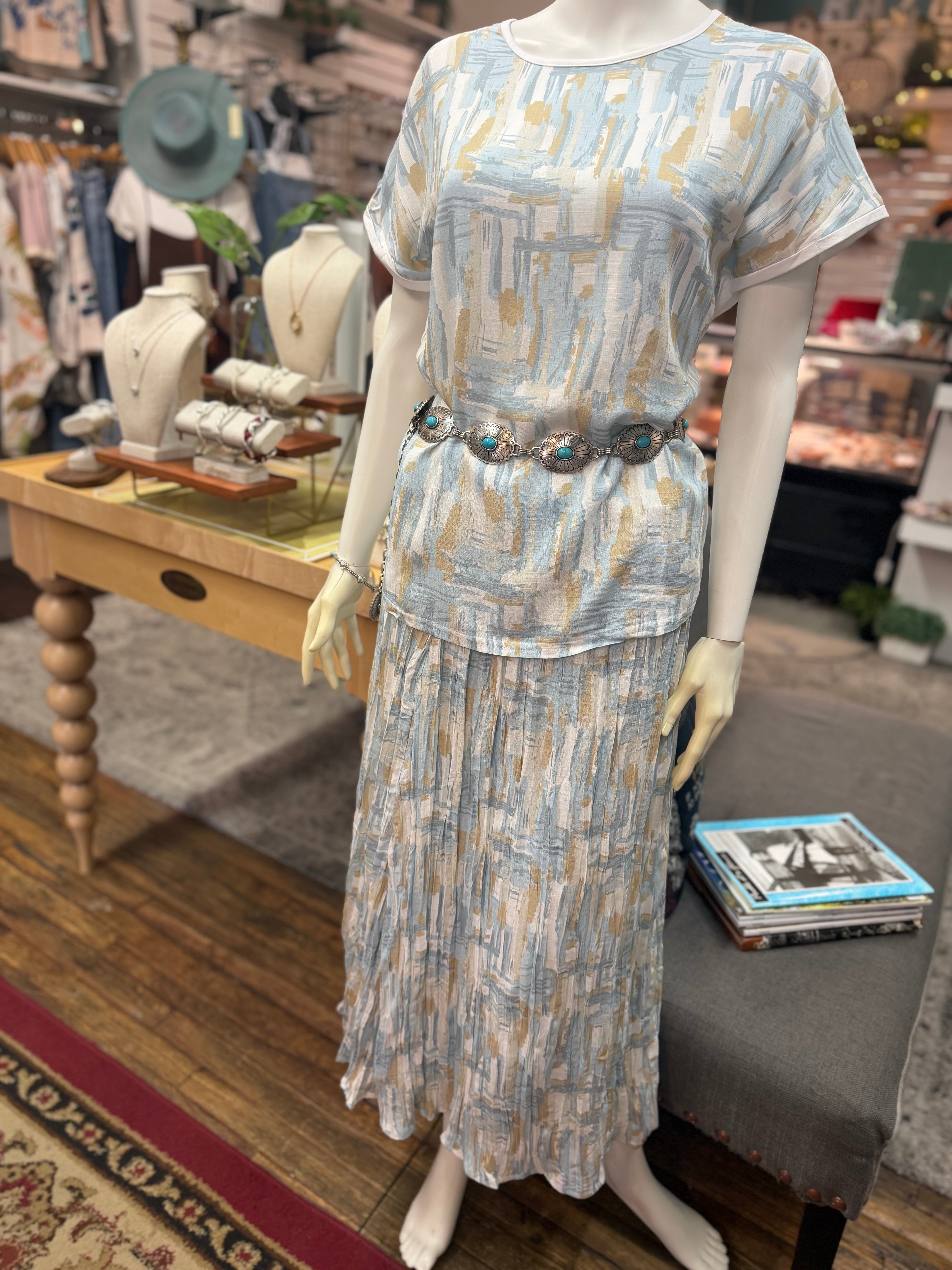 Subtle print broomskirt
