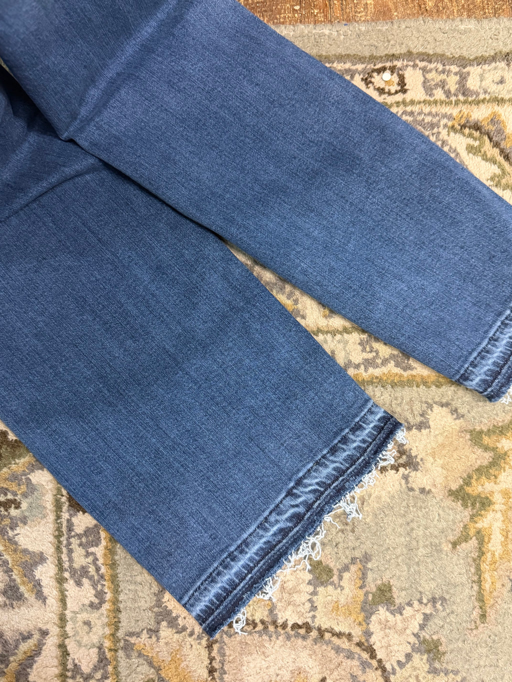 Risen mid-size shadow hem crop jean 1166