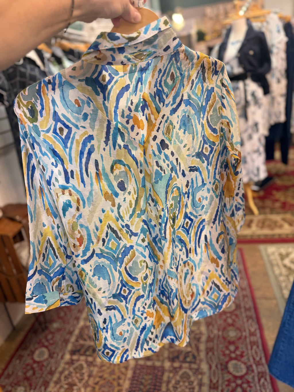 Denim friendly print pullover with collar