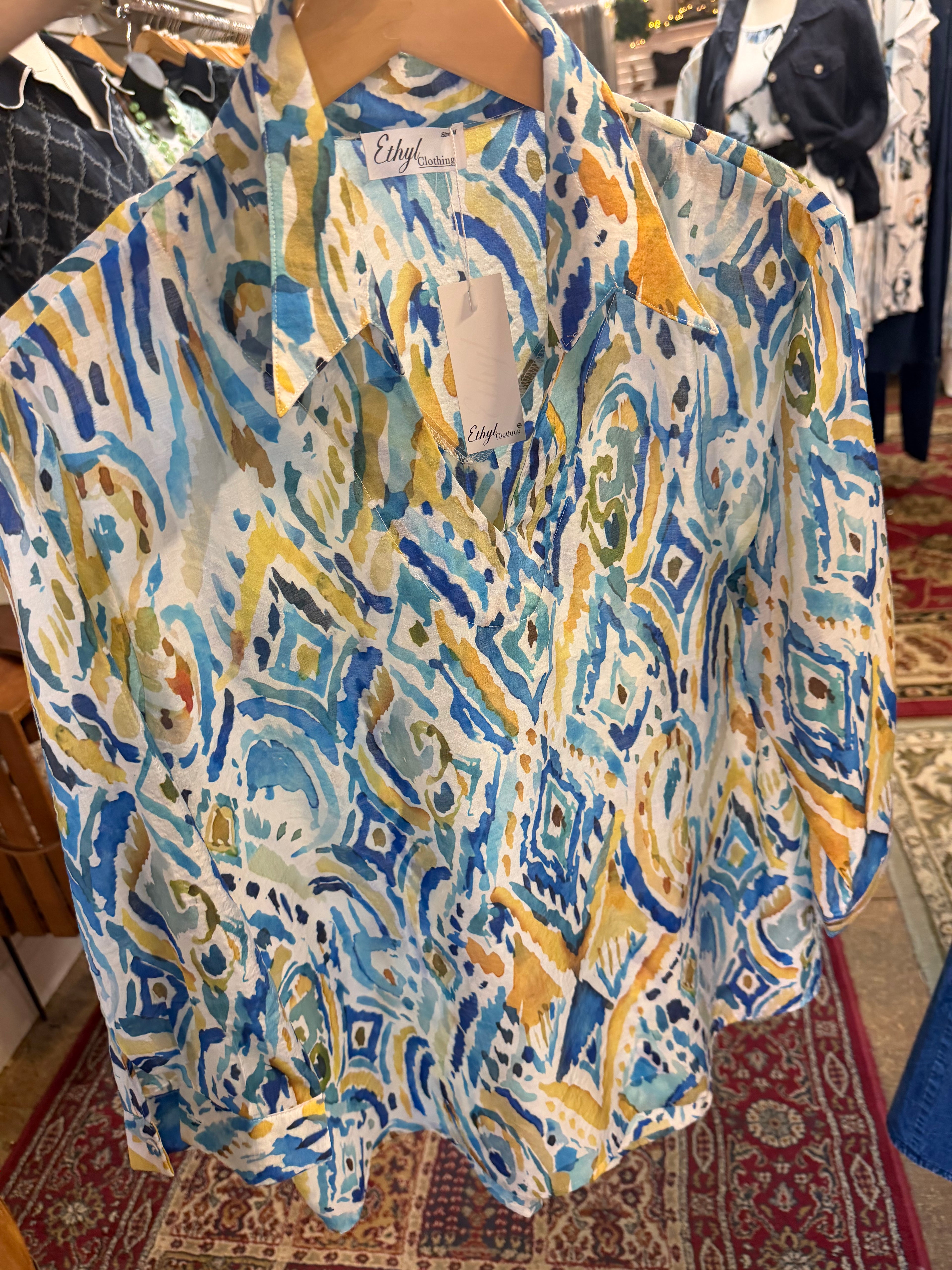 Denim friendly print pullover with collar