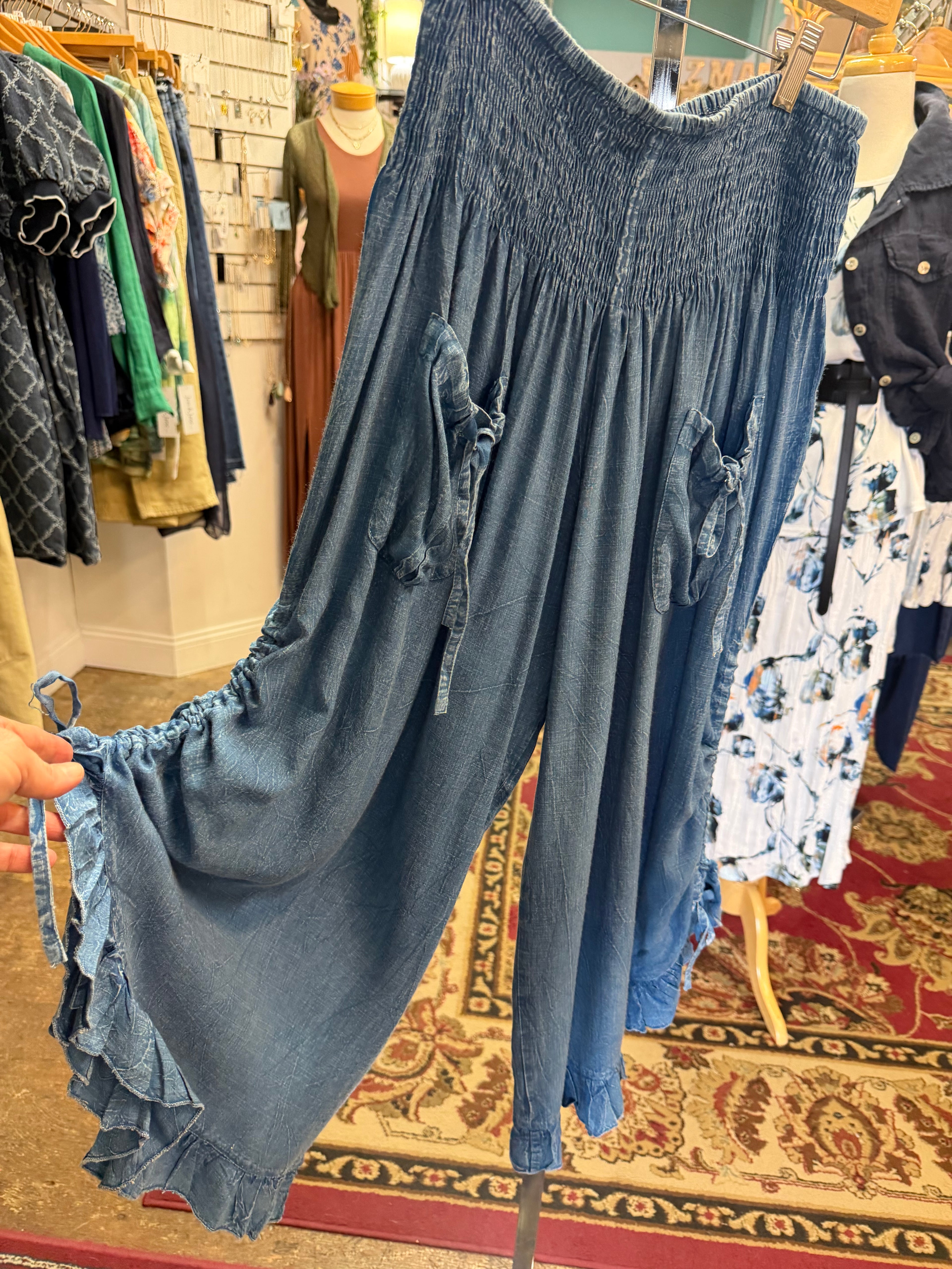 one size ruffle loose fit pant with side ties