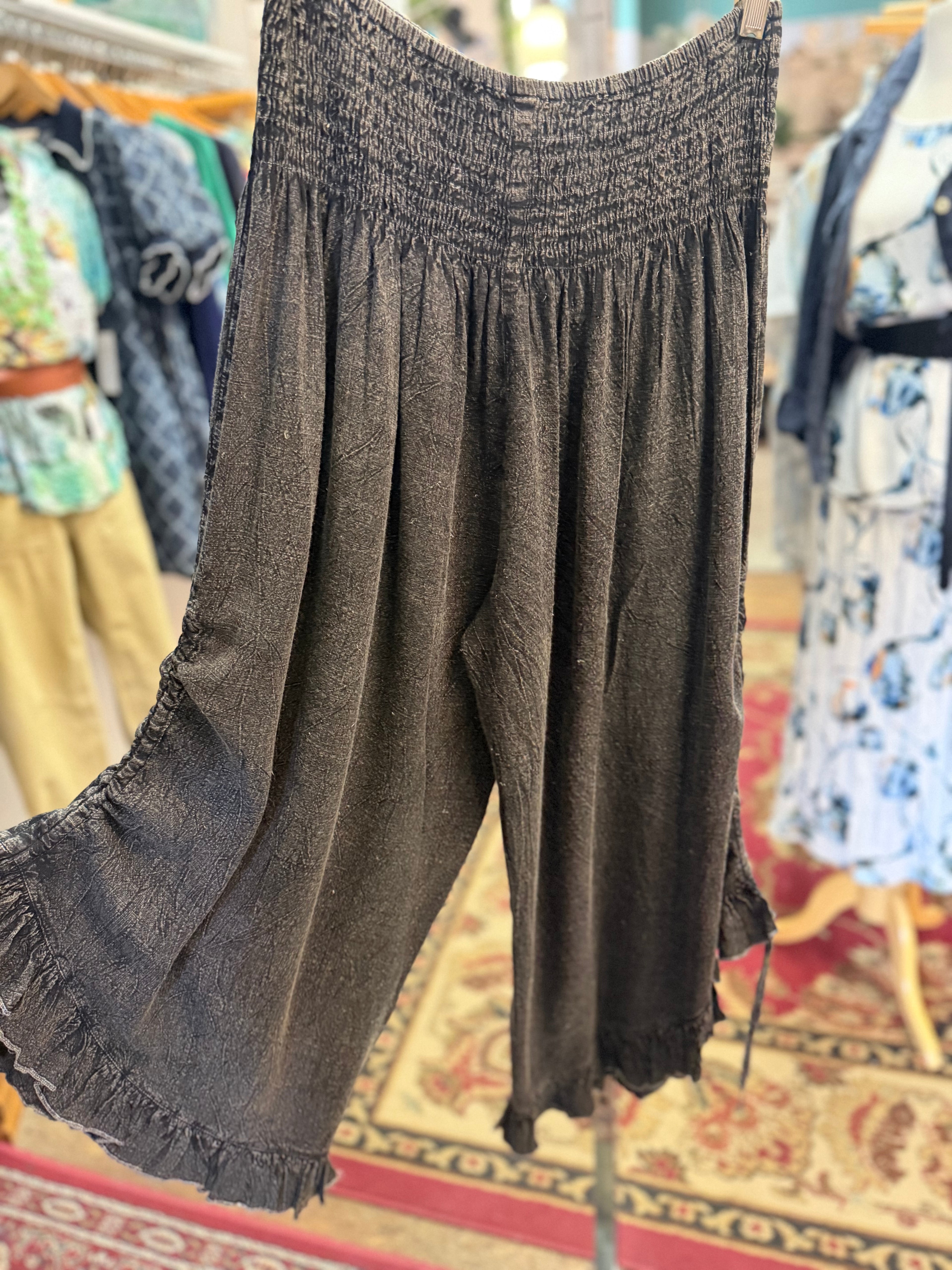 one size ruffle loose fit pant with side ties
