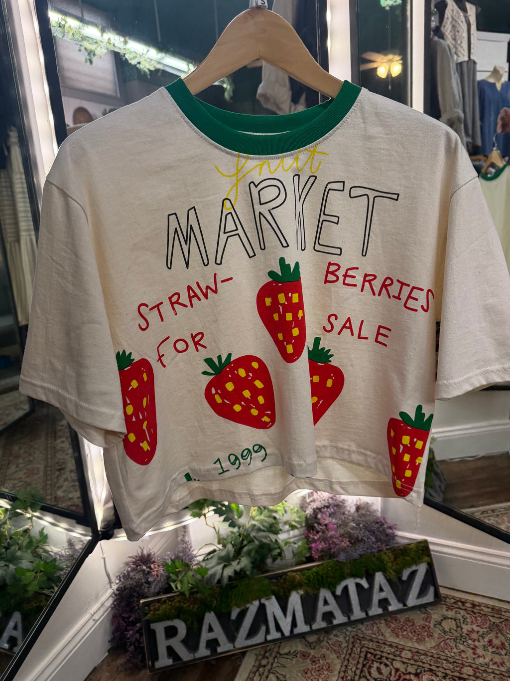 Strawberry graphic print t-shirt