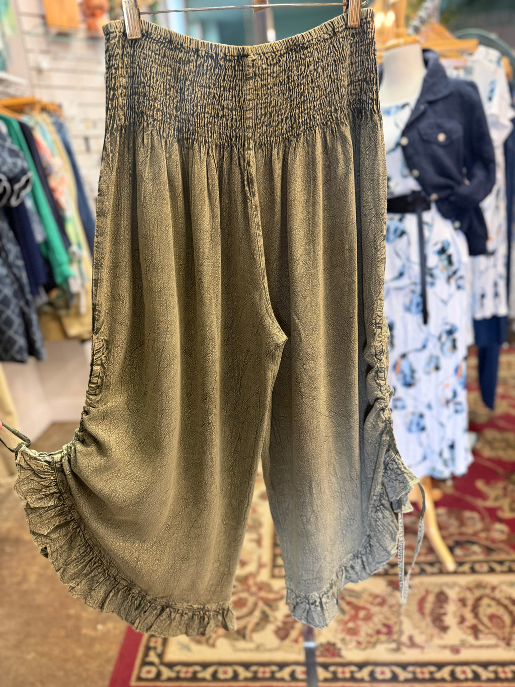 one size ruffle loose fit pant with side ties