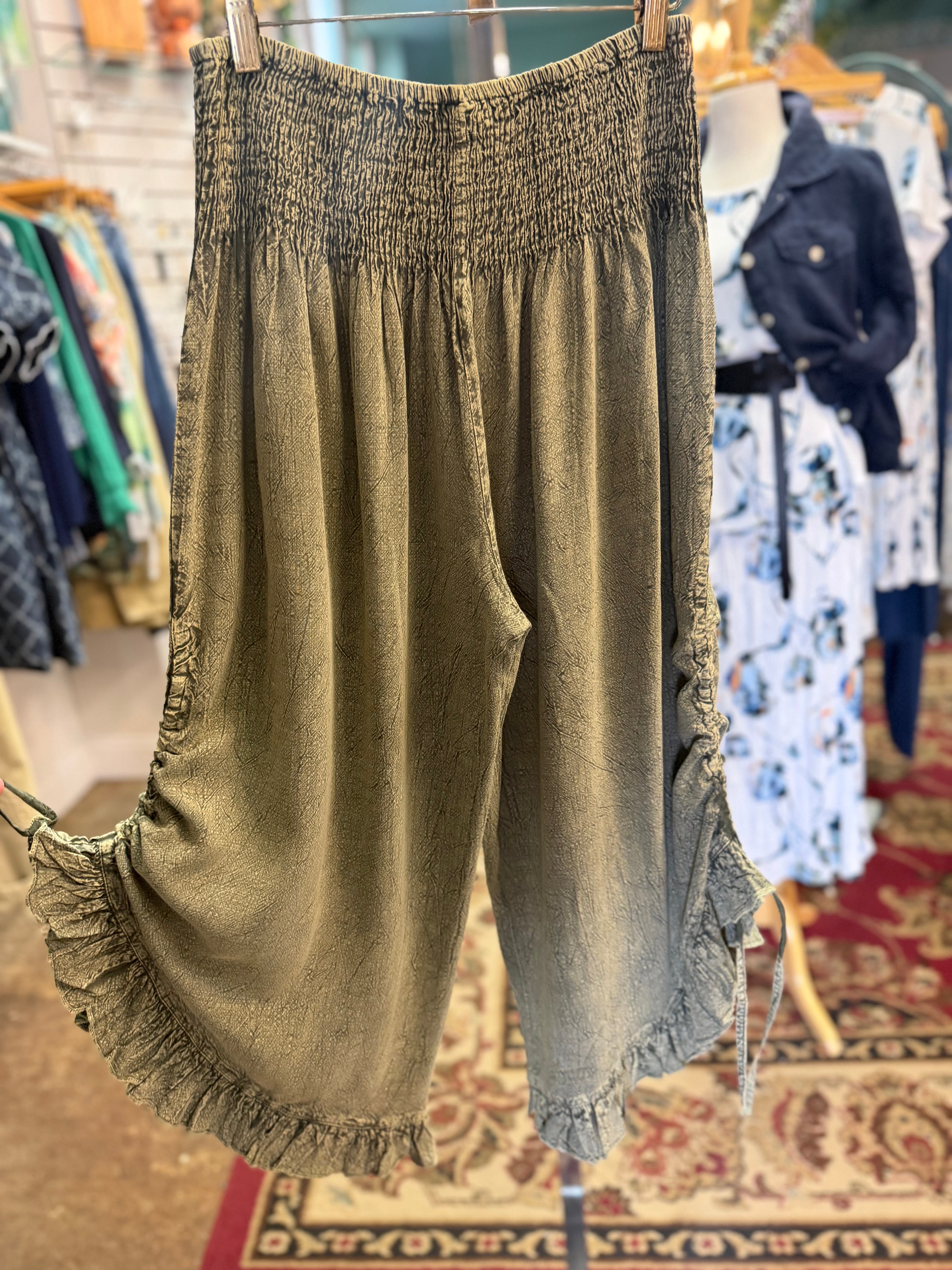 one size ruffle loose fit pant with side ties