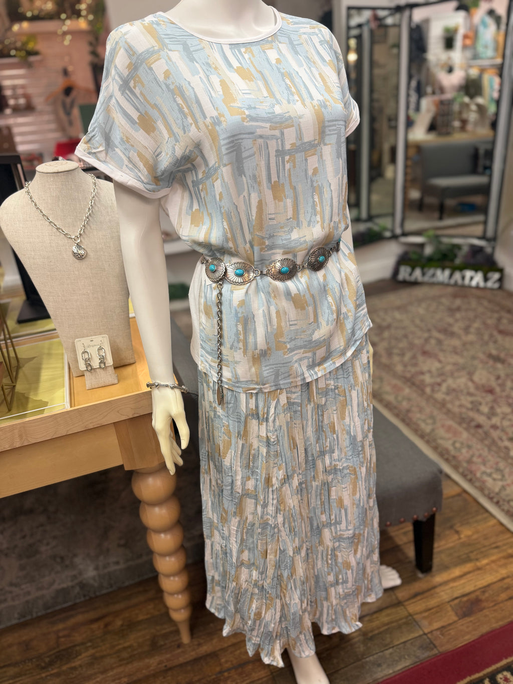 Subtle print broomskirt
