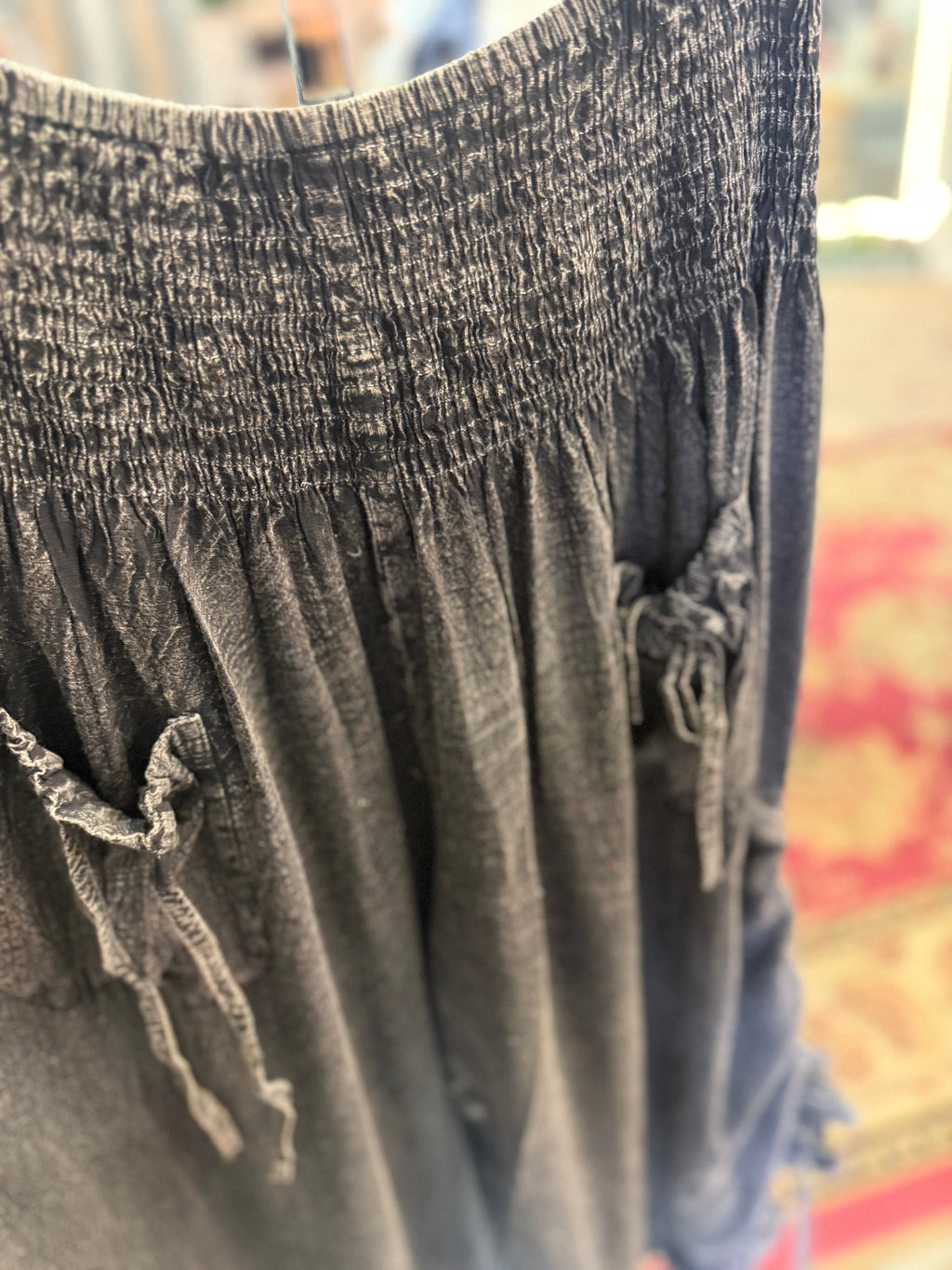 one size ruffle loose fit pant with side ties