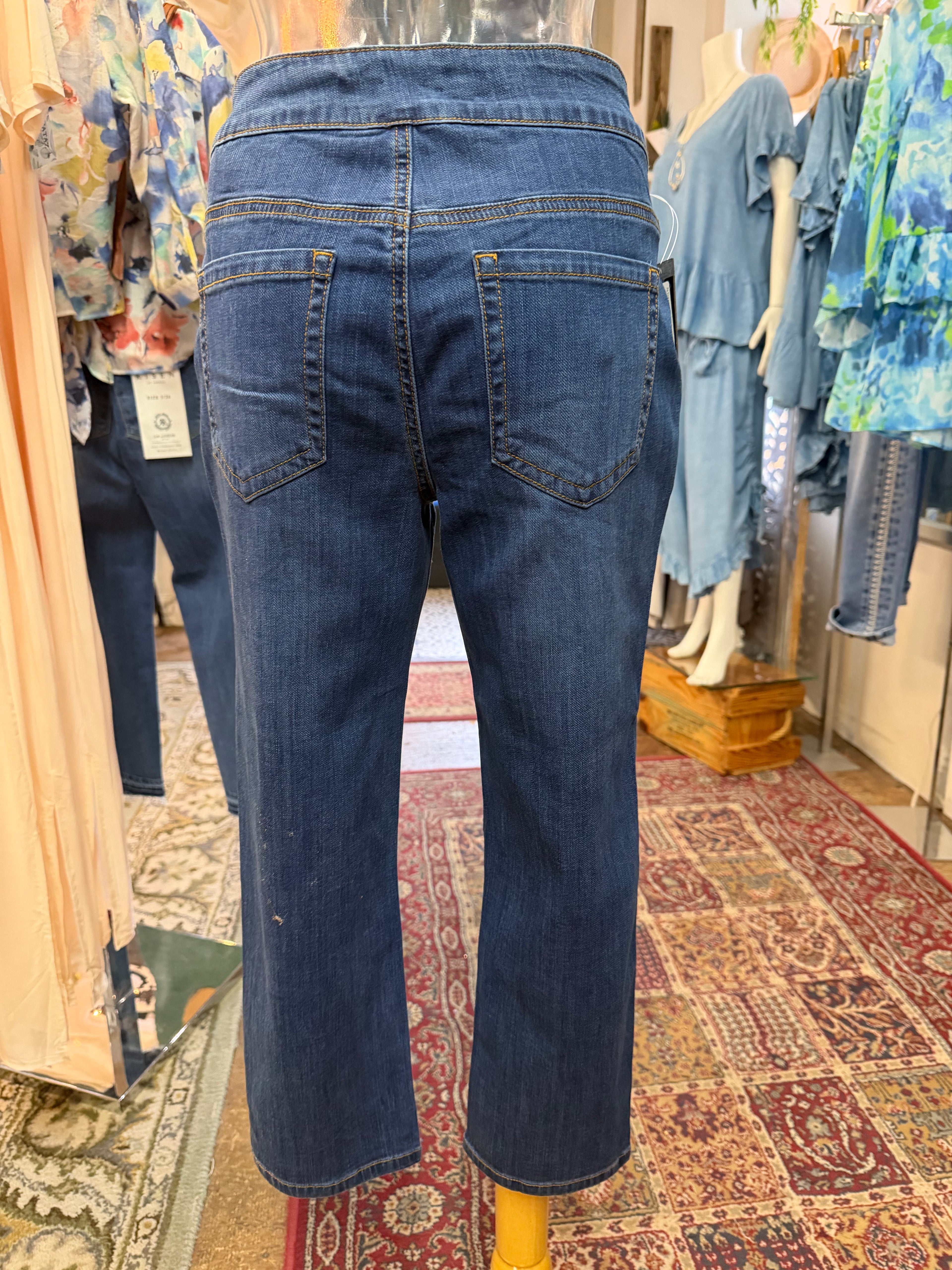 Zip front patch pocket slim fit pant with stitch details