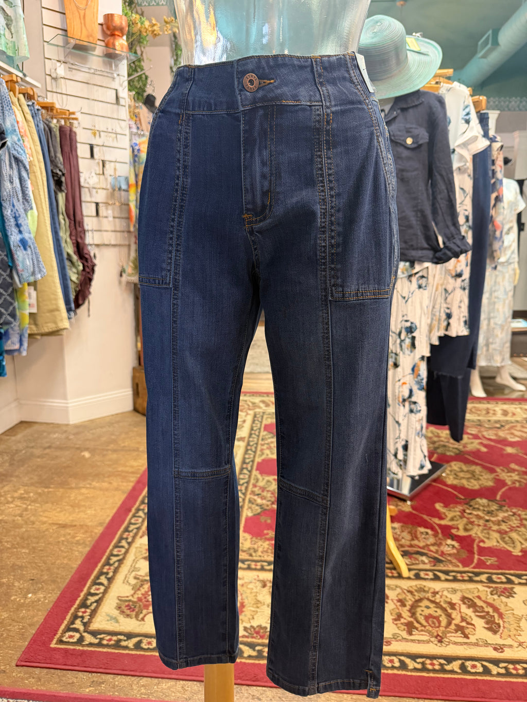 Zip front patch pocket slim fit pant with stitch details