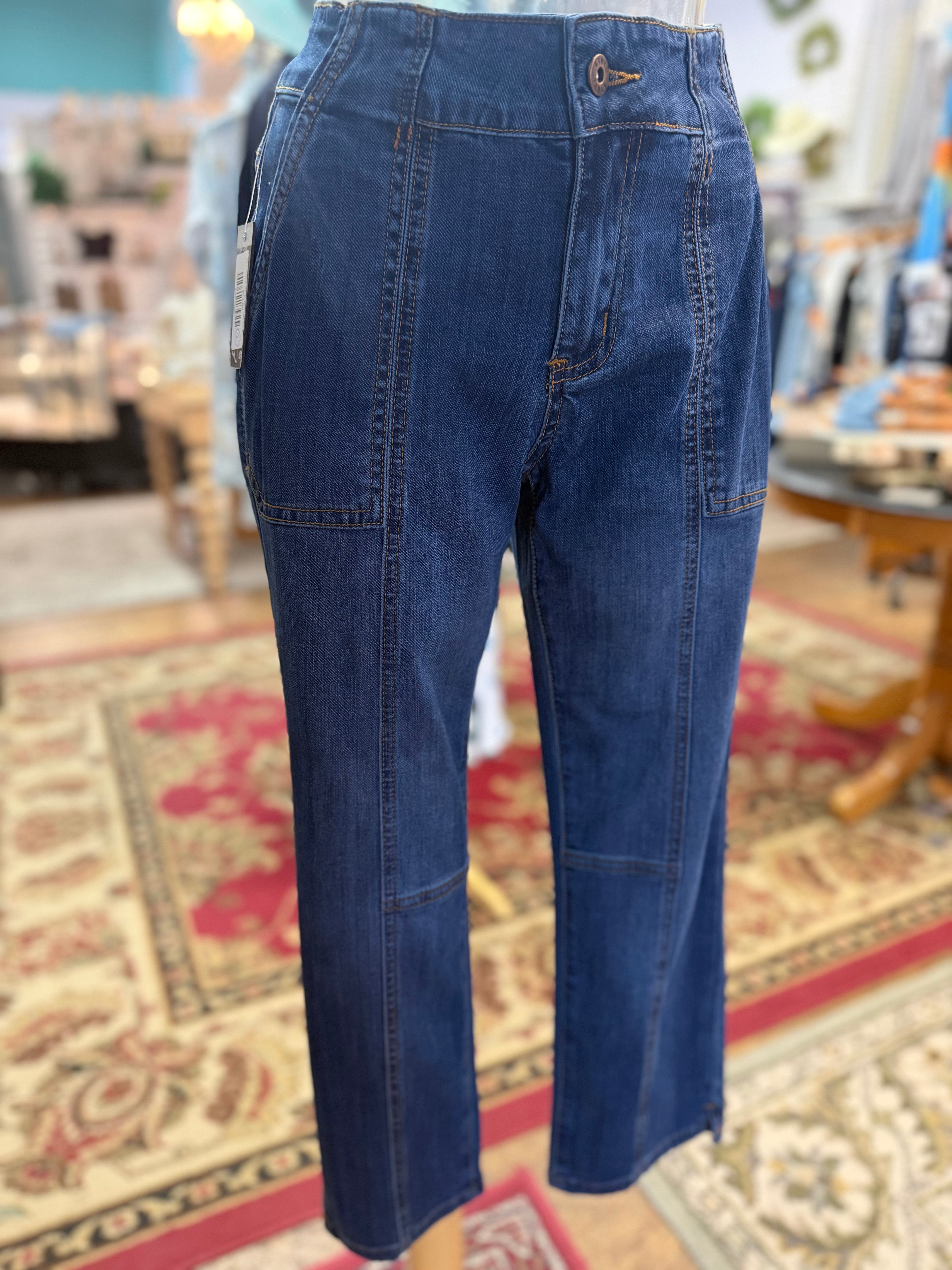 Zip front patch pocket slim fit pant with stitch details